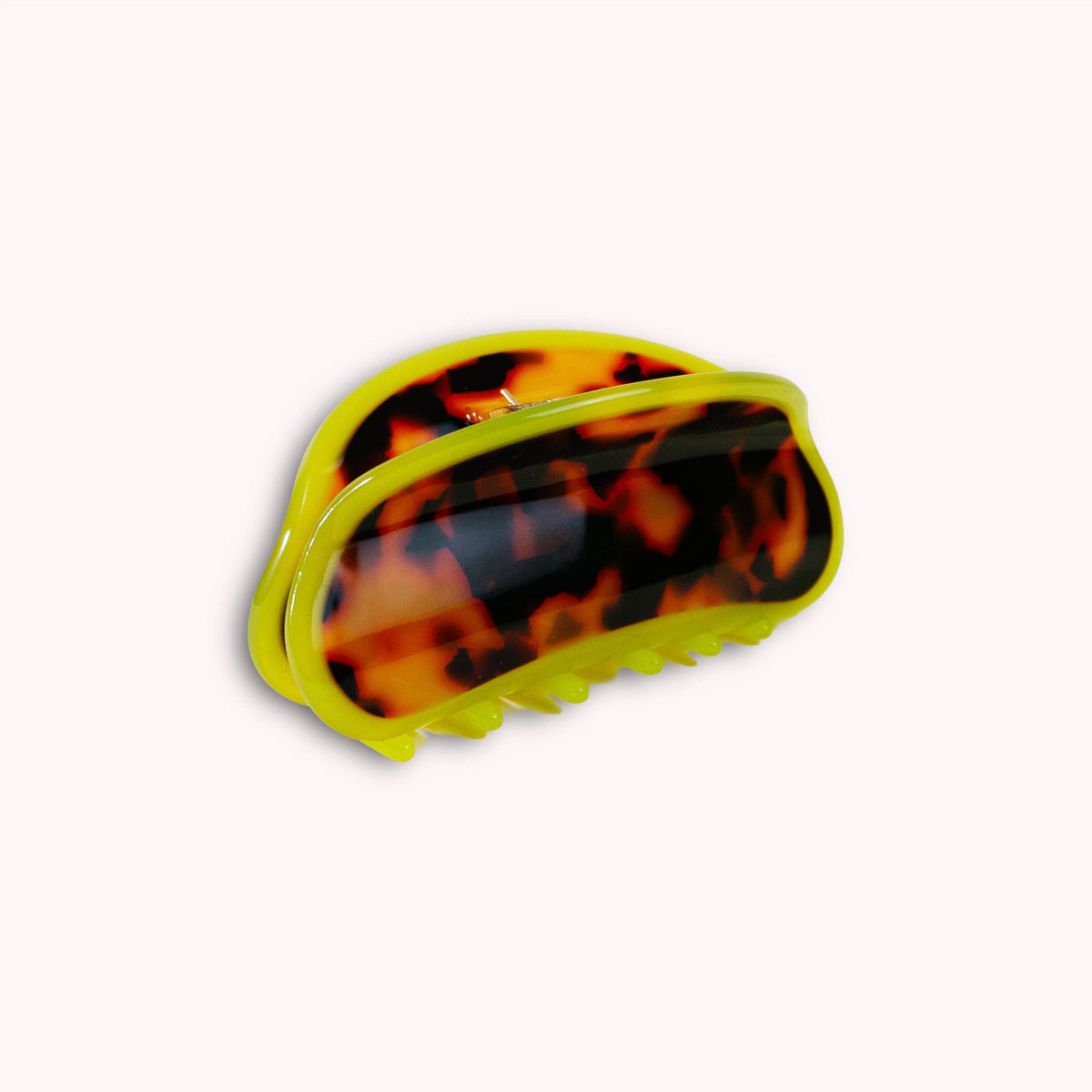 Luella Medium Hair Claw – Passionfruit