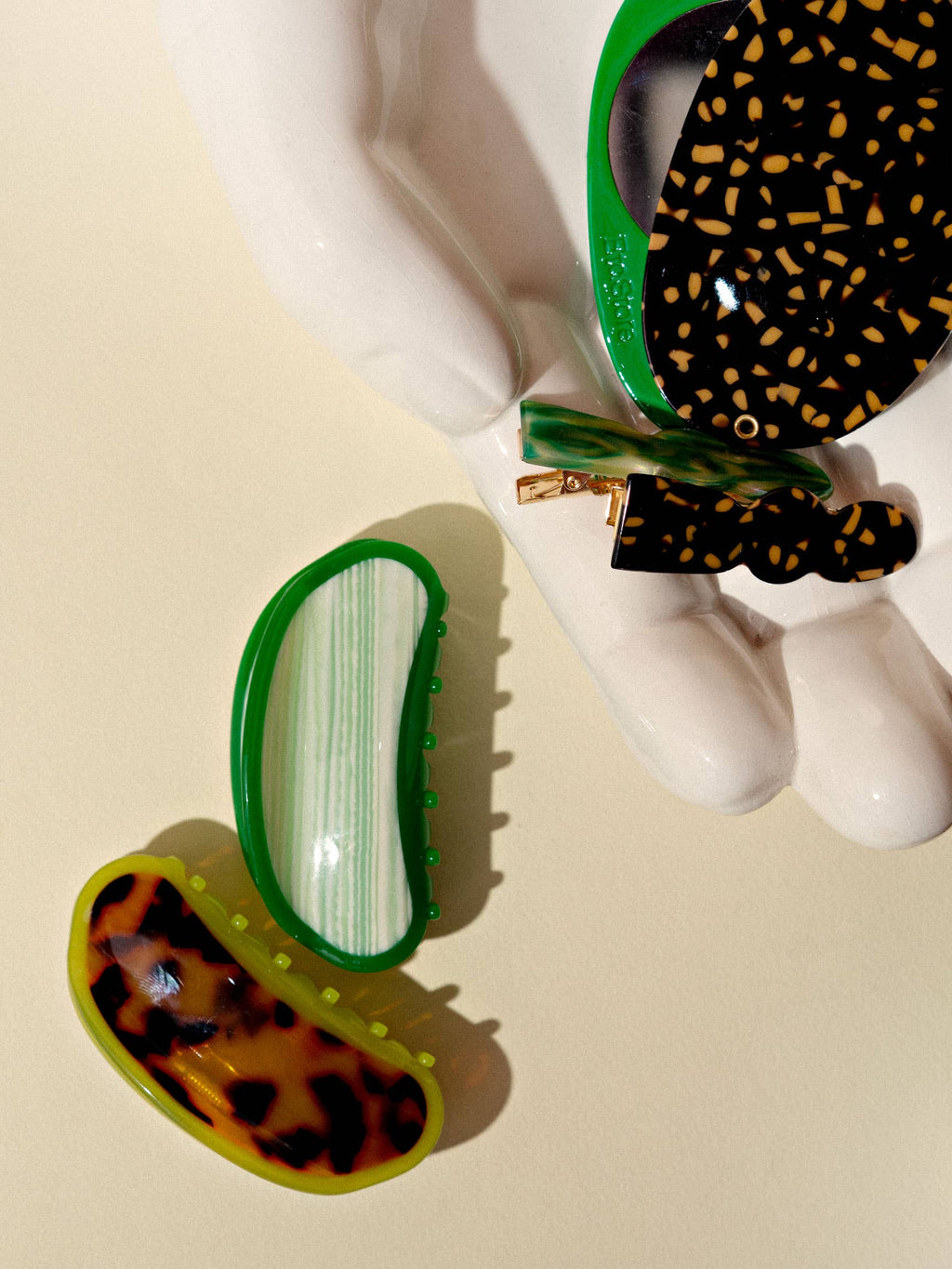 Etc.Store - Luella Medium Hair Claw in Lime